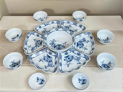 Bộ mặt trời sứ Bát tràng vẽ hoa sen